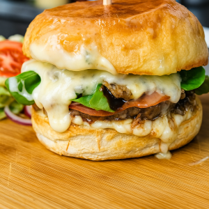 Burger du moment (servis avec frites maison)