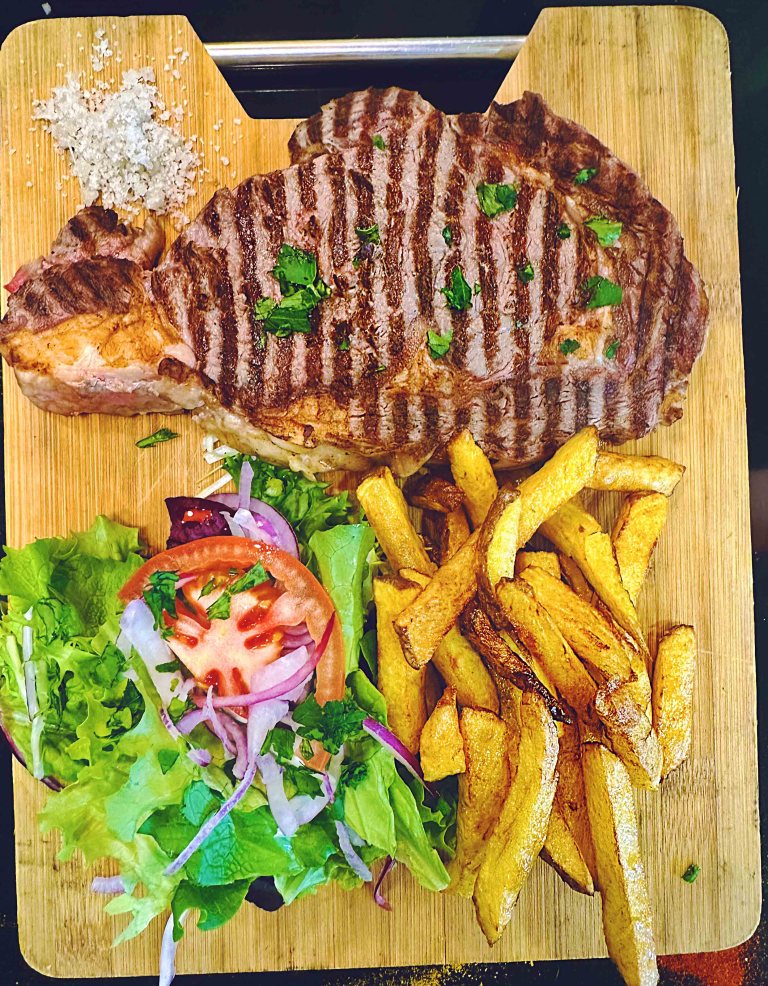 Entrecote frites Pizza Caffé