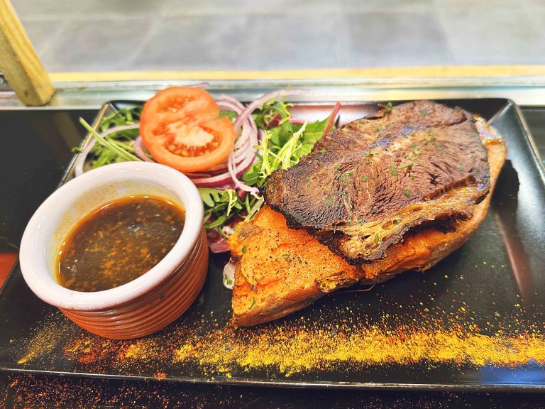 Viande salade sauce